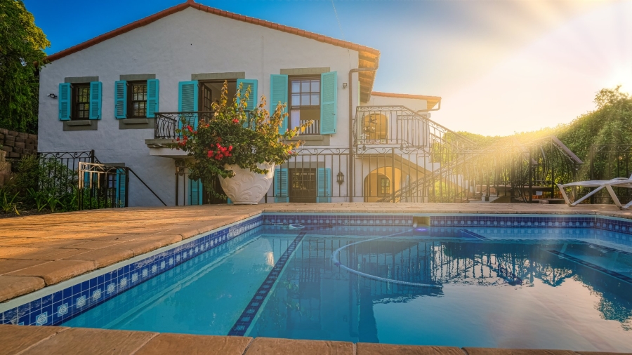 6 Bedroom Property for Sale in Kingfisher Creek Western Cape